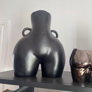 Anissa Kermiche love handles vase BLACK